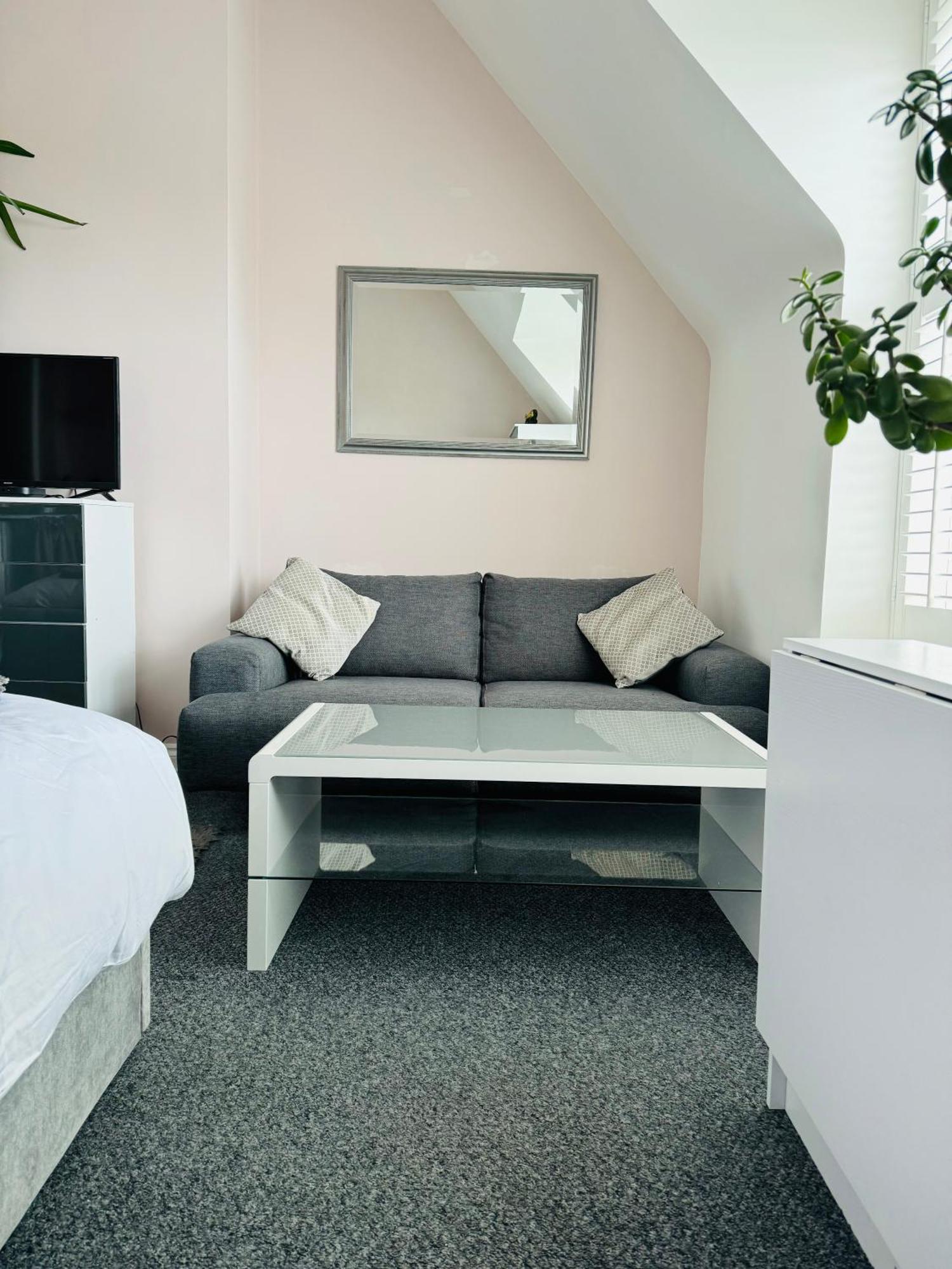 Penthouse Suite, Sea View, Close To Shops, Beach And Train St Leonards-on-Sea 외부 사진